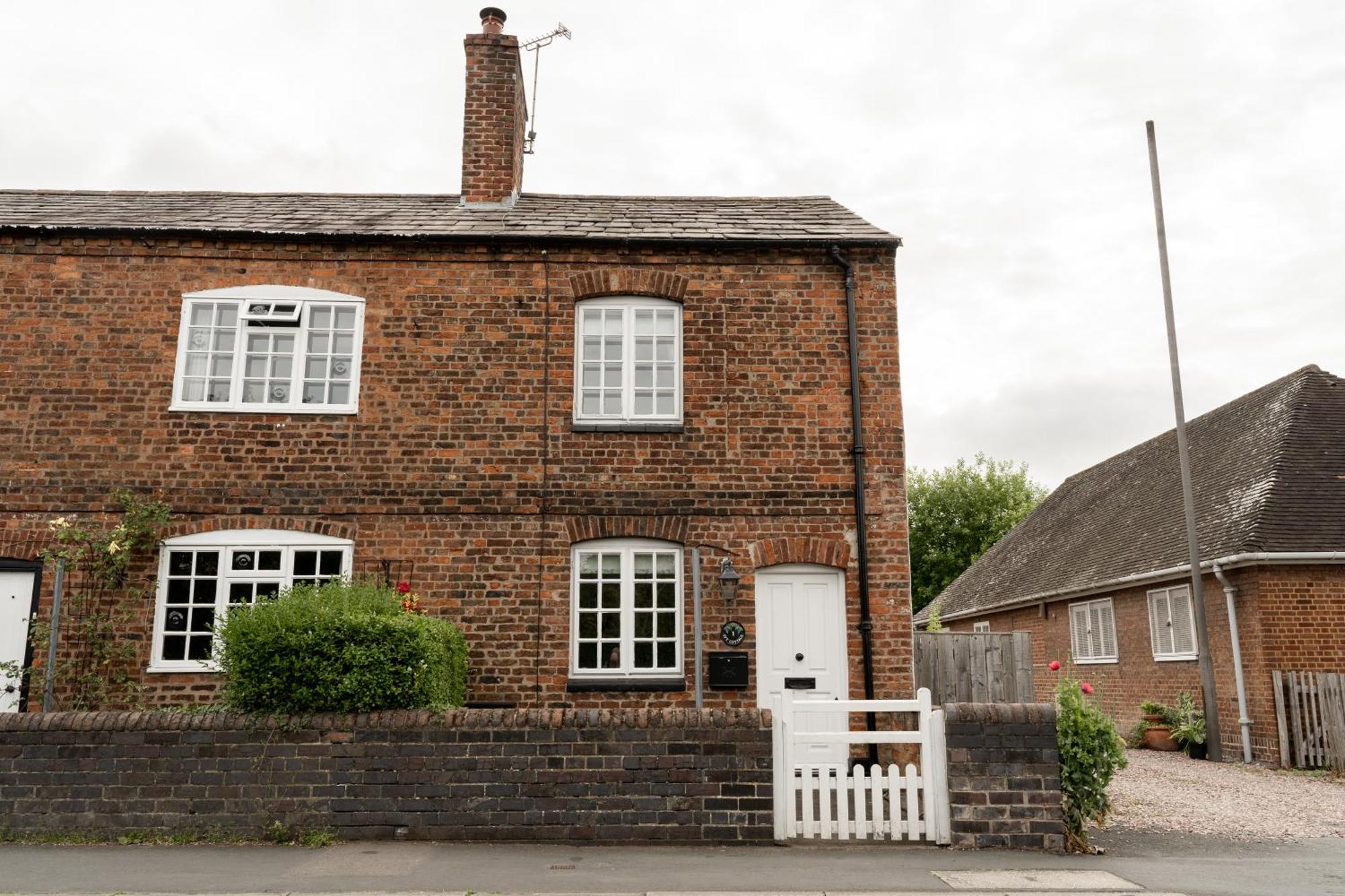 Cosy 2 Bed Cottage In Charming Village Of Christleton - For Up To 5 Esterno foto
