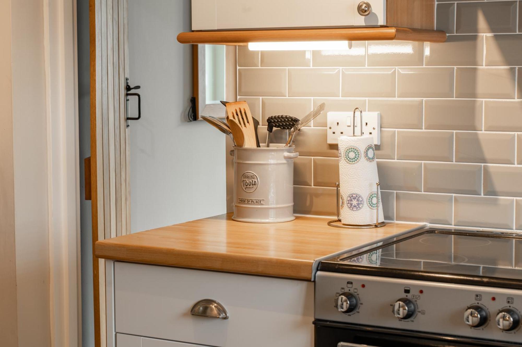 Cosy 2 Bed Cottage In Charming Village Of Christleton - For Up To 5 Esterno foto
