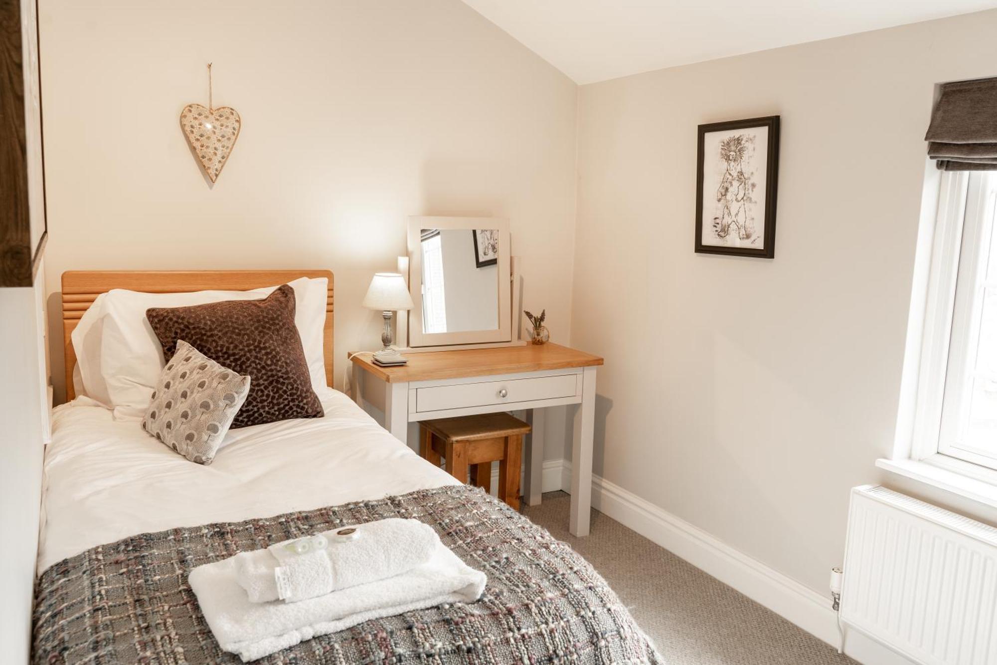 Cosy 2 Bed Cottage In Charming Village Of Christleton - For Up To 5 Esterno foto