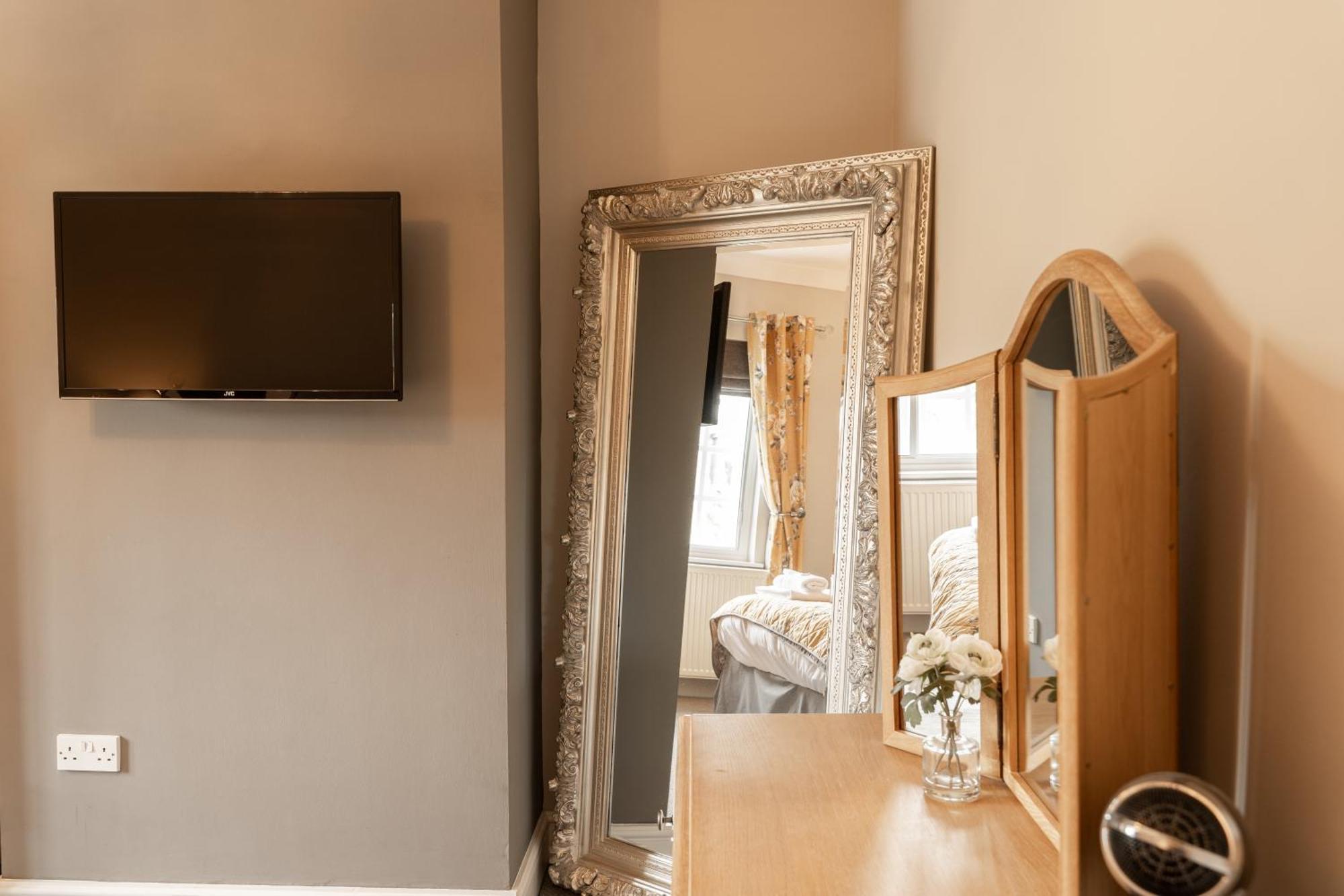 Cosy 2 Bed Cottage In Charming Village Of Christleton - For Up To 5 Esterno foto